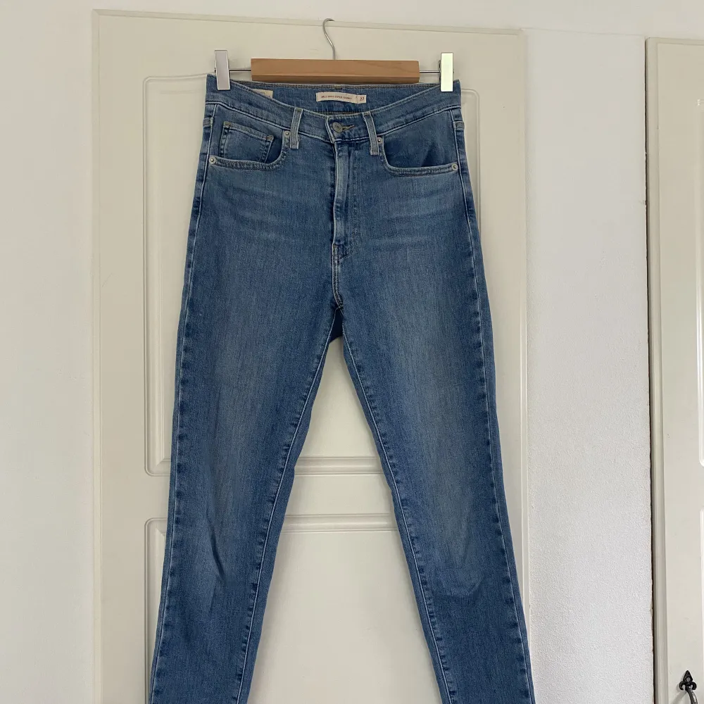 Levis jeans i bra skick! Köparen står för frakten!. Jeans & Byxor.