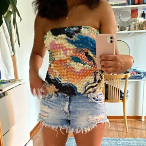 Tubtopp  - Intressekoll på den här ascoola tubtoppen som passar mig som är S i överdelar men den är strl XXL fast resår gör så den passar mycket mindre  ❤️‍🔥 