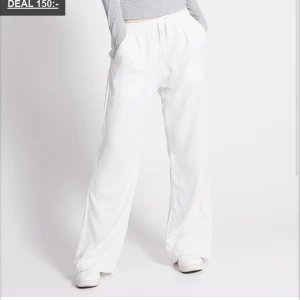 Linnebyxor  - Säljer dessa linnebyxorna, aldrig använd, säljer då dom aldrig kommer passa mig eftersom dom är för långa och stora på mig, skriv för fler bilder