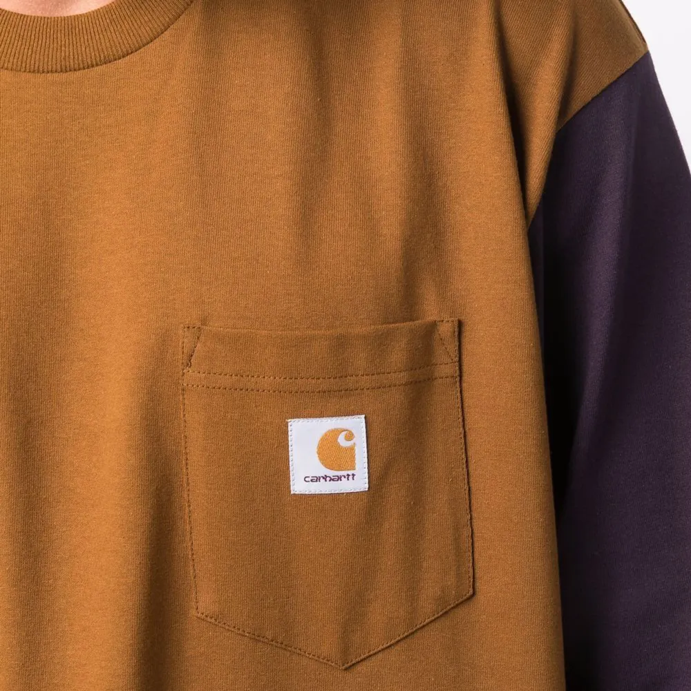 Carhartt sweatshirt, använd max 1-2 gånger så i nyskick! :). Tröjor & Koftor.
