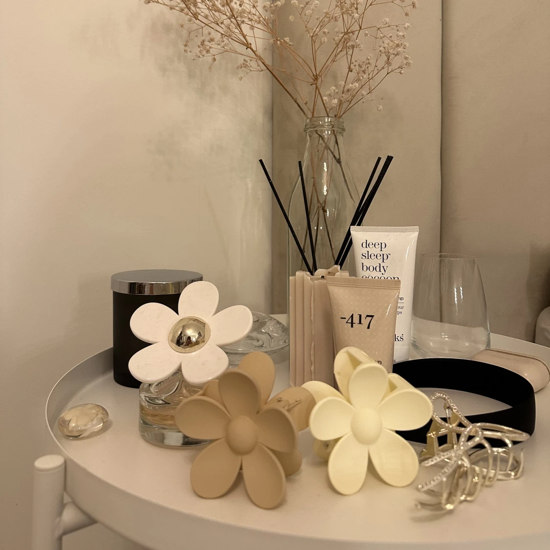 Flower claw clip beige - 1