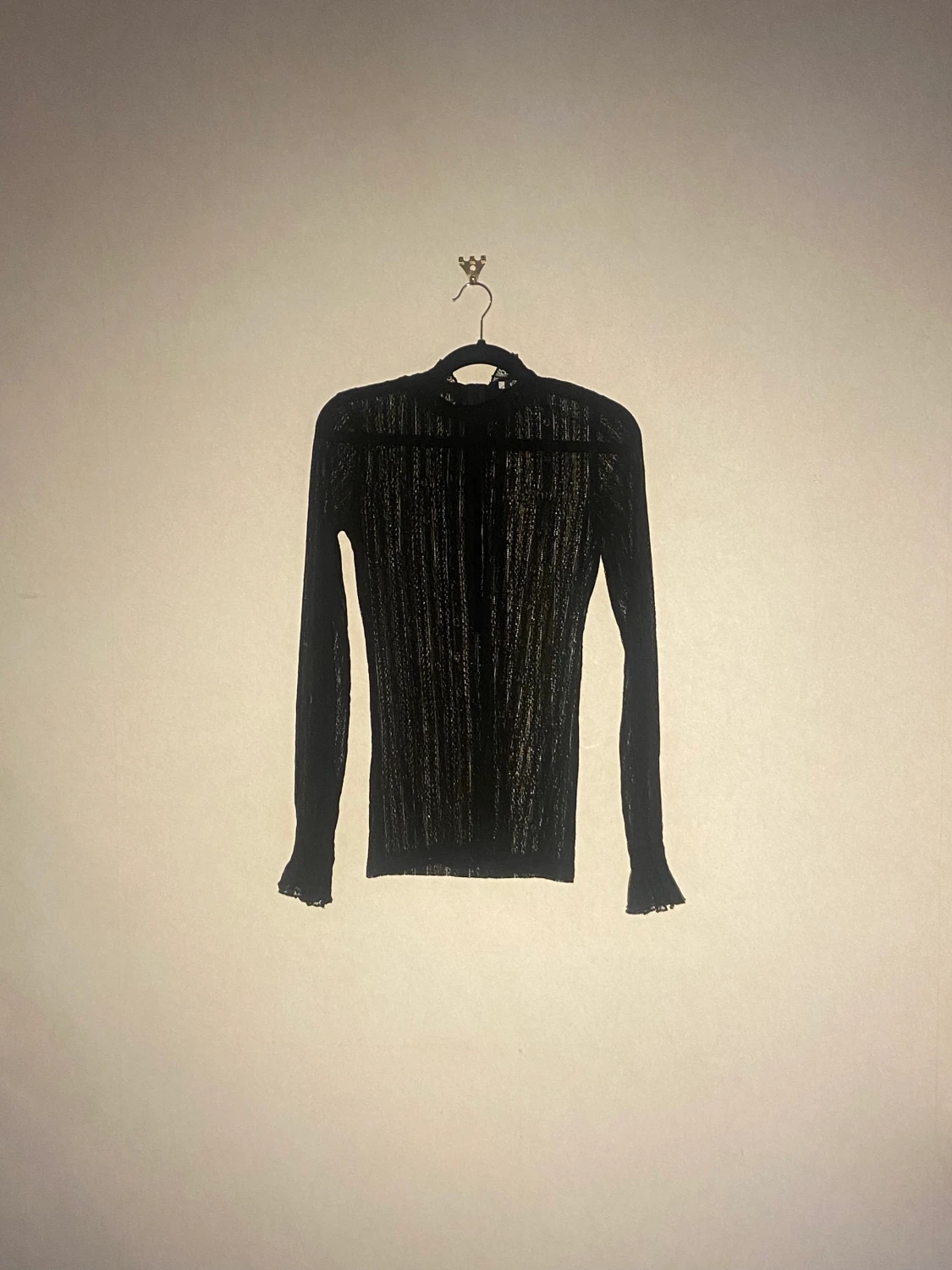 Blus i svart spets med krage  - 90