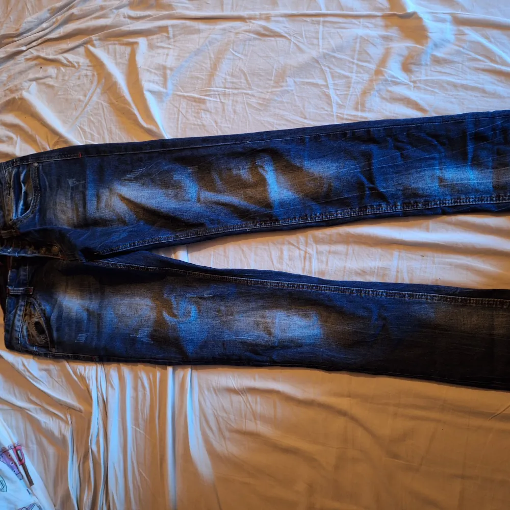 Nya jeans som passar inte mig. Jeans & Byxor.