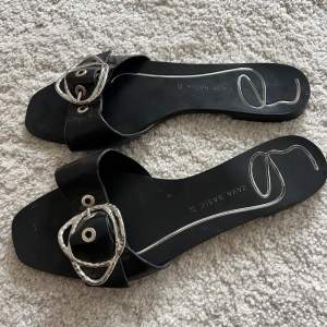 Plana sandaler från Zara storlek 37.