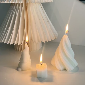 Designljus  - Jul ljus, finns att beställa på julidesign på Instagram nu😍😍 är olika priser 