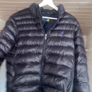 Polo Ralph Laurent jacka - Polo Ralph Laurent jacka storlek M köpt på NK för 3600 och är i riktigt bra skick