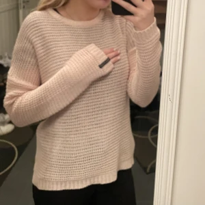 rosa stickad tröja  - rosa stickad tröja 