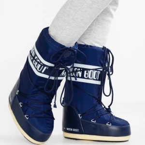 Moon boots  - Säljer mina moon boots då dom aldrig kom till användning , som nya , ❤️ pris går att diskutera 