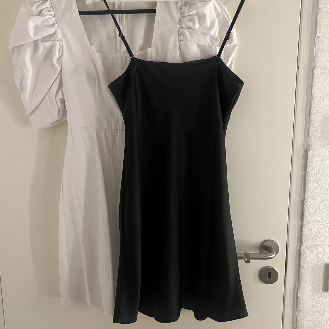 Svart silkeskläning  - 90