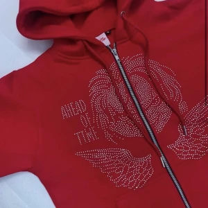 Rhinestone hoddie - Super snygg rhinestone zip up hoddie från Instagram sidan ”Ahead of time” där den inte längre säljs🤍 Knappt använd Nypris 539kr Pris kan diskuteras ❣️