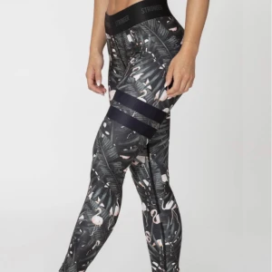 Stronger thights - Träningsthights i 9/10 skick✨