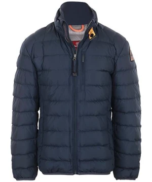 Parajumpers UGO - En marinblå Parajumper jacka som är i väldigt bra skick.  Säljer för att den inte används lika ofta.