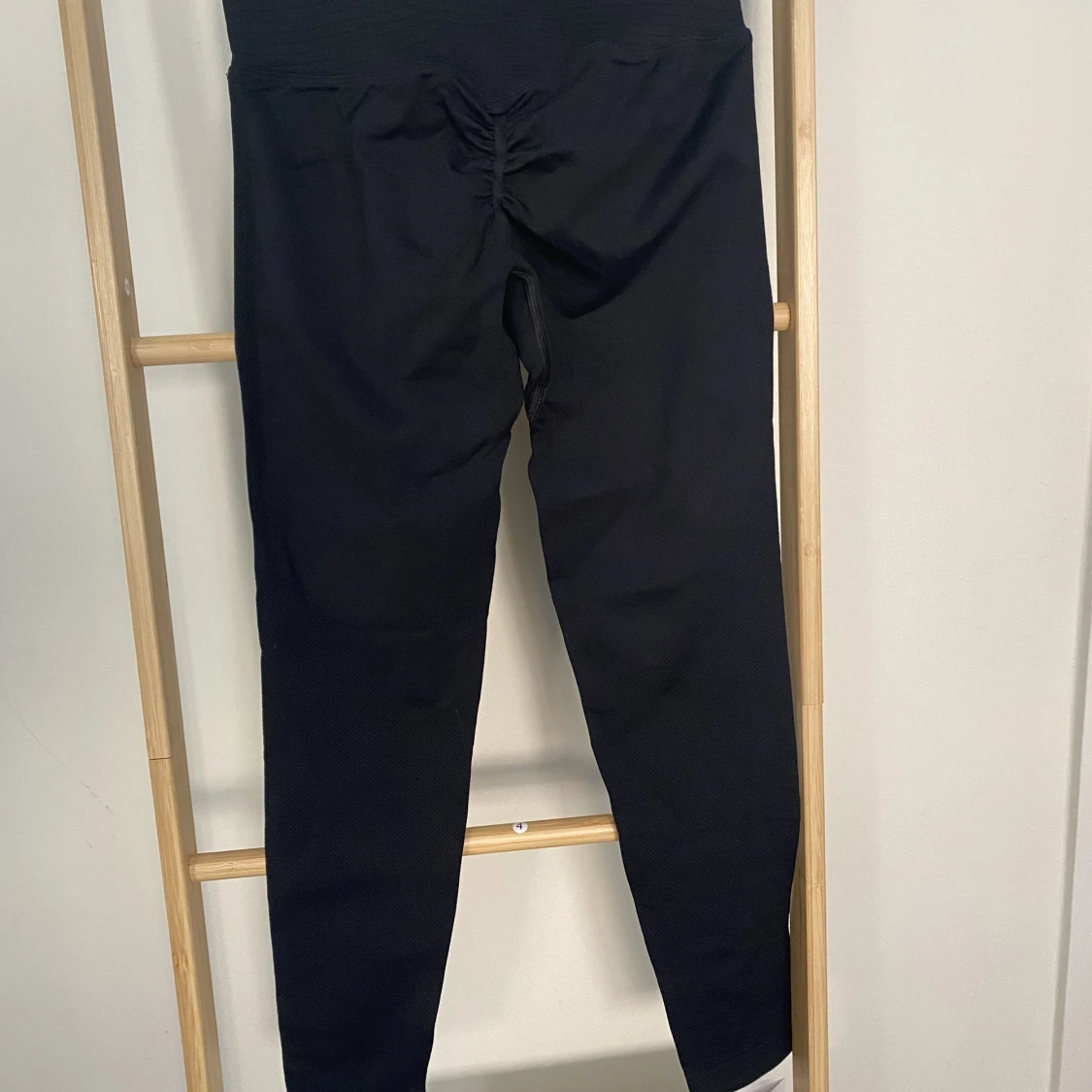 ICIW svarta tights m ”scrunch” strl small - 90