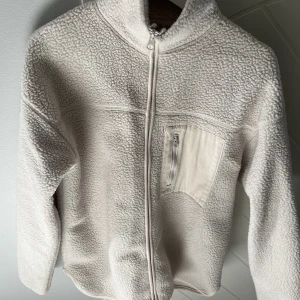 Fleece🤍 - Trendig fleece nu till hösten som är oversized🤍