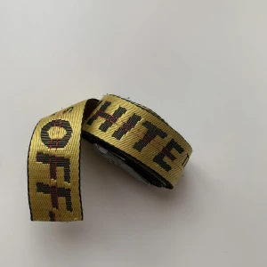 Off White gamla modellen - Tjena säljer detta feta bälte.