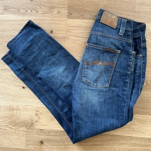 Nudie jeans  - Nudie jeans. Säljer dessa för dom inte passar mig längre. Skick 8/10 (slim fit)