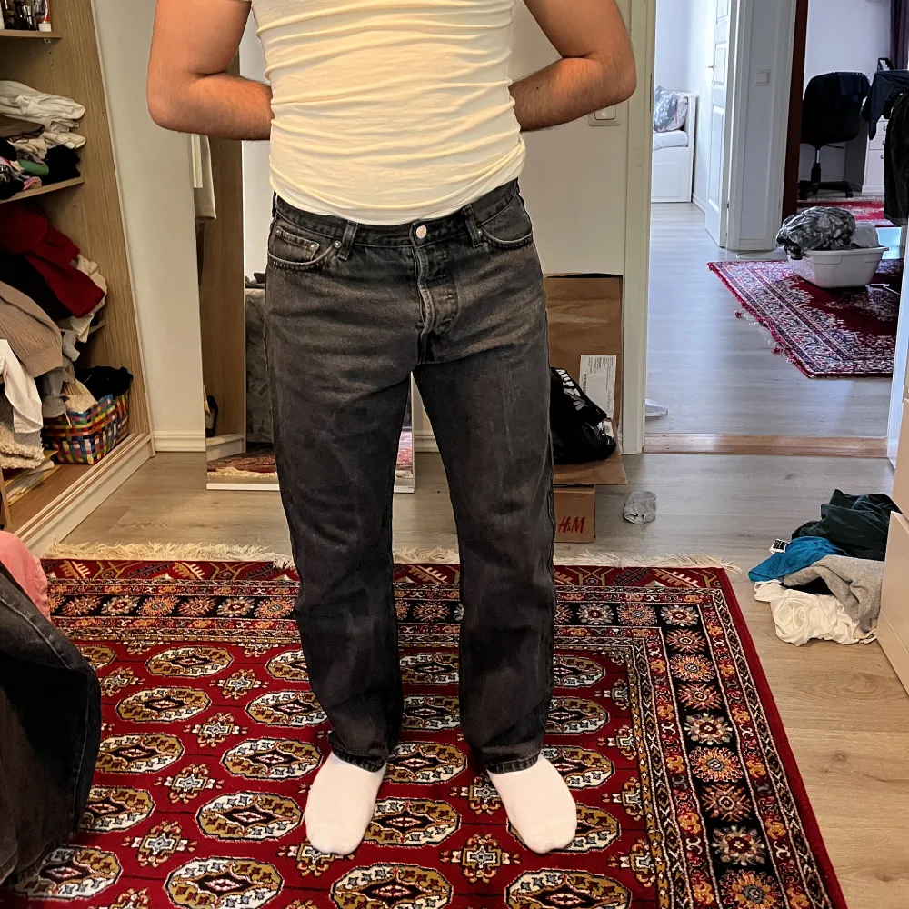 Weekday jeans i modellen ”space” i storlek 29x30 . Jeans & Byxor.