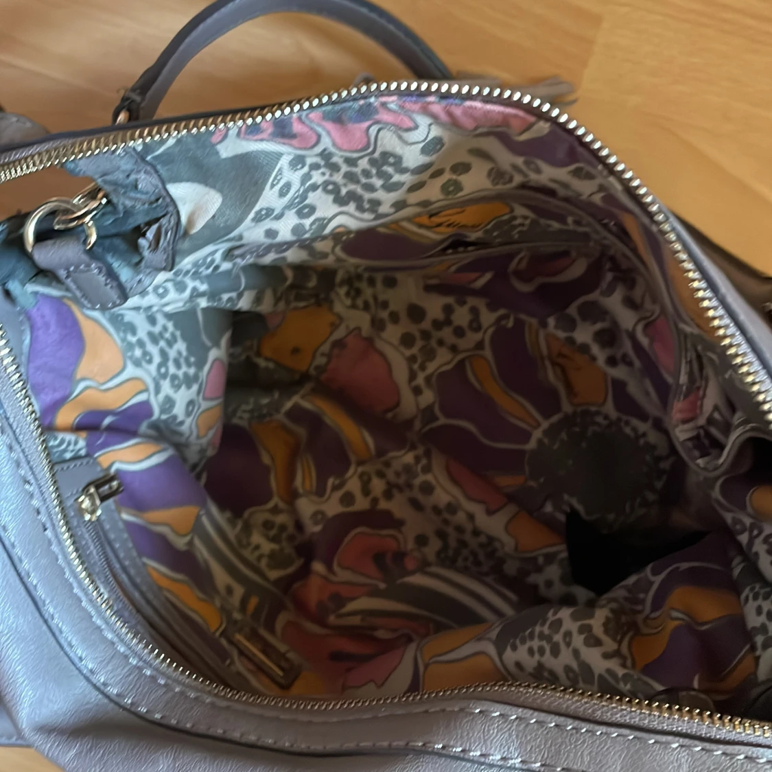 Axel och handväska - 91