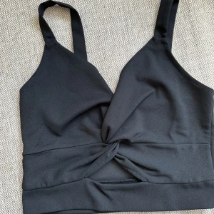 Topp - Jätte fint material, knappt använd. 