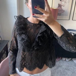 Blus - Söt populär blus från zara. Aldrig använd med prislapp kvar.