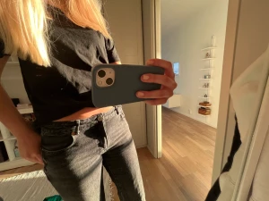 Jeans - Jeans från zara!! Sitter jätte fint och passar till mycket. Köptes för 399kr!!❣️❣️