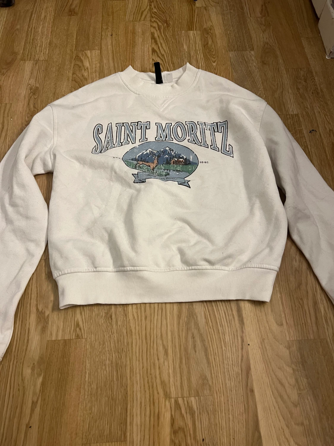 Vit tröja med tryck