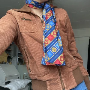 Brun manchesterjacka - Unik jacka, utmärkt för vår & höst!  Bra skick. Pris kan diskuteras vid snabb affär:-)