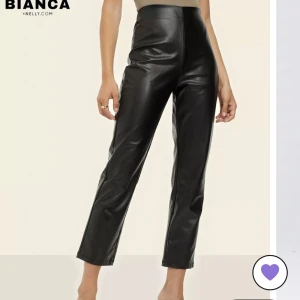Bianca x Nelly byxor - Snygga och bekväma skinnbyxor från biancas kollektion med nelly.com