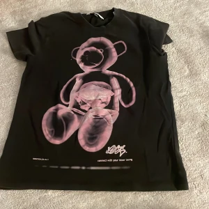 Eatys  - Sjukt snygg eatys t-shirt superbra skick ny pric ca500 köparen står för frakt❤️