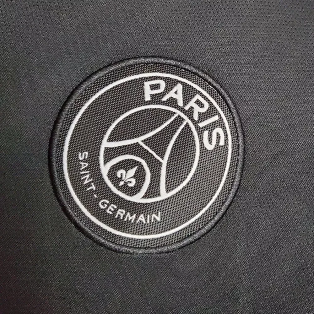 PSG X Balmain t-shirt oanvänd Hör av er vid intresse. T-shirts.