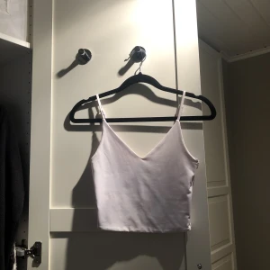 Vitt linne - Basic vitt linne i bra skick