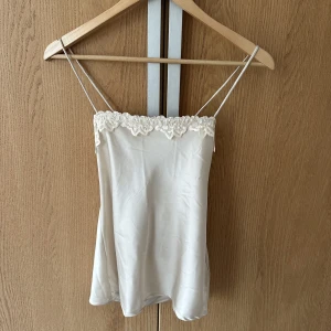 Silkes linne - Jätte fin silkes linne som aldrig används i storlek s kommer från Bik Bok