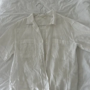 Linneskjorta - Skjorta i linne från H&M  Fint skick!