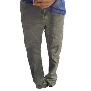 Gråa jeans från weekday  Model ”rowe” W 28 L 32  För långa för mig och jag är 165.