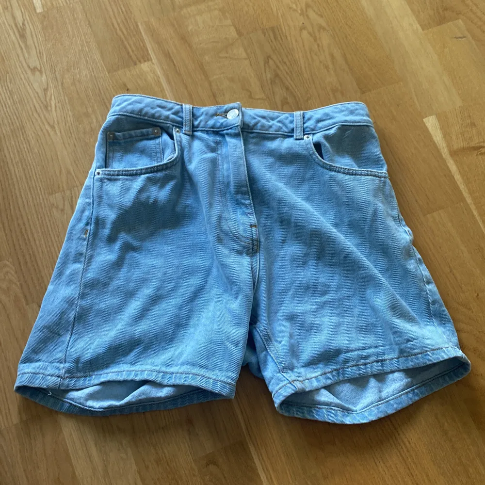 I bra kvalitet, har typ aldrig använt då de är lite stora på mig🥰. Shorts.