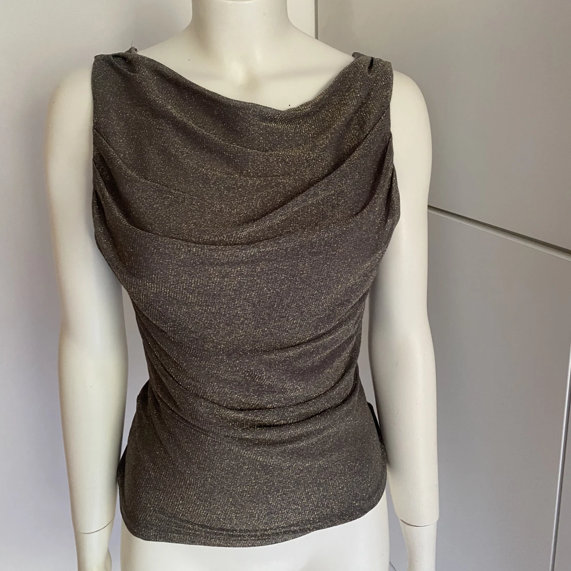 Grå skimrig topp - 90