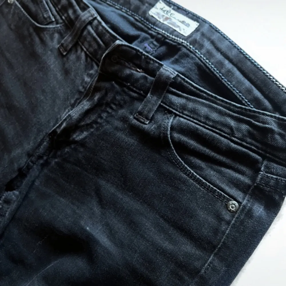 Jätte fina lågmidjade bootcut jeans! säljer för att dom är för korta på mig.. Jeans & Byxor.