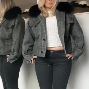 Meotine jacka  - Säljer nu min meotine jacka då jag inte får andvändning av den. Den är i helt nytt skick💕 hör av er för för fler bilder