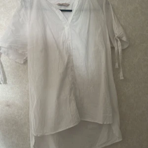 Skjorta  - Köpte den i Turkiet från LC Waikiki. Dock är den lite genomskinlig 