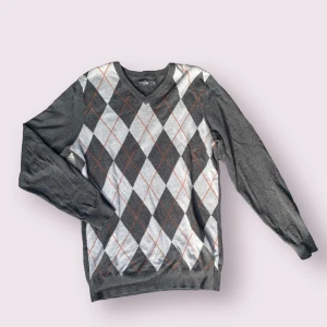 Rutig tjocktröja - Tröja perfekt till hösten! Bra skick.