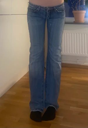 Flare/bootcut jeans  - Lowwaist/lågmidjade! Höft 38 cm  