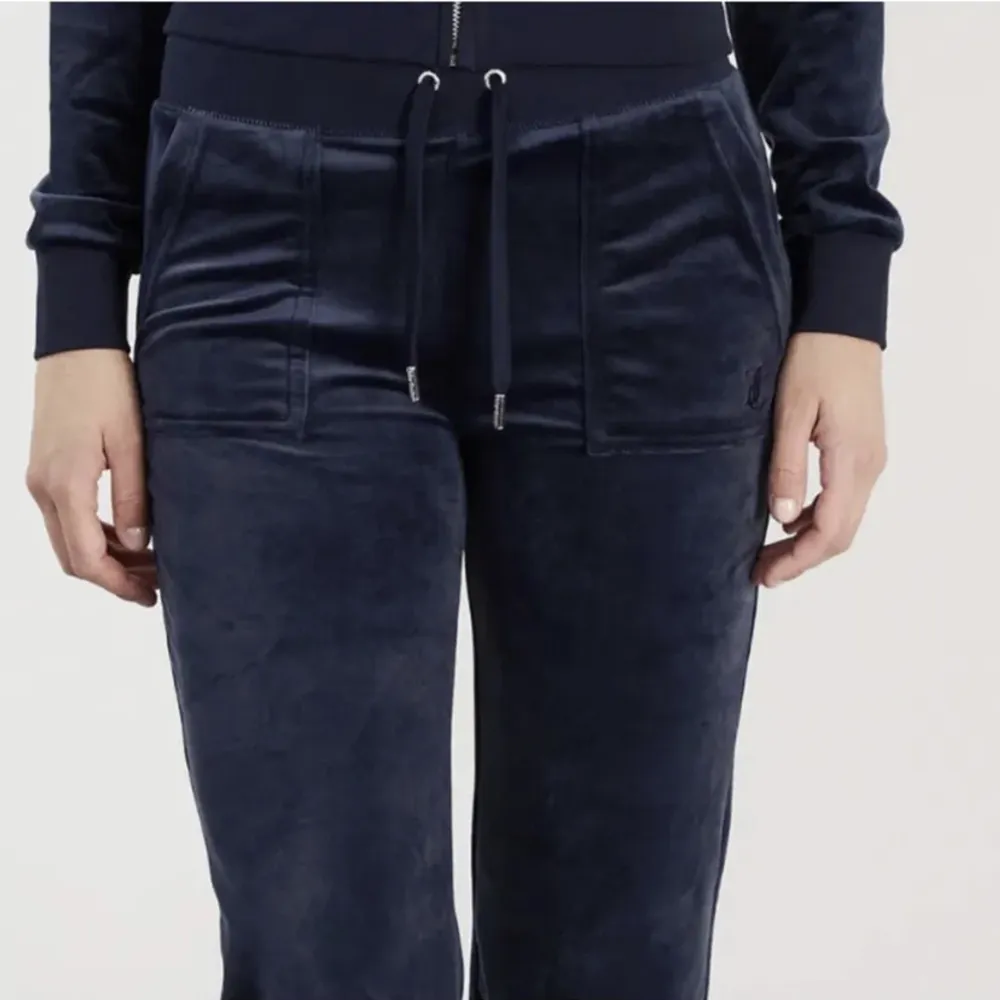 Oanvända juicy byxor som inte kommer till användning. Pris kan diskuteras . Jeans & Byxor.