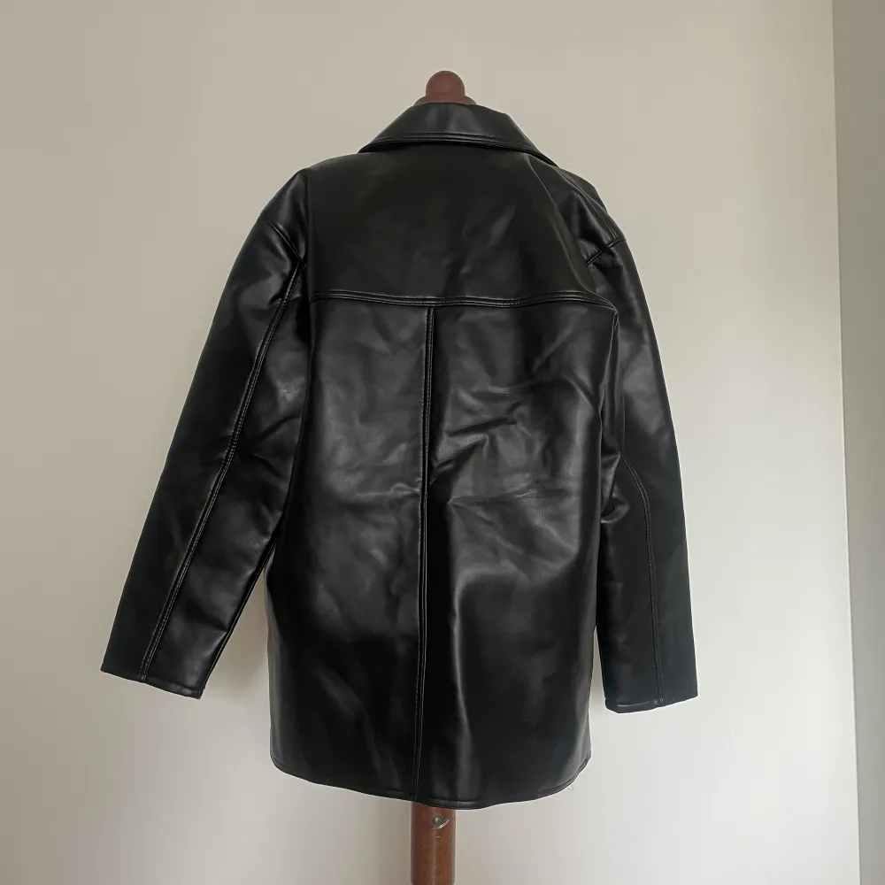 Vintage Läder jacka i oversize model . Takit.