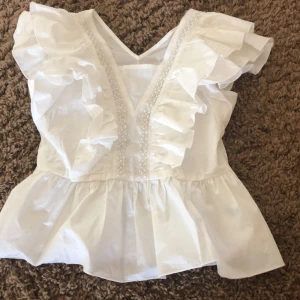 Fin blus - Fin blus, kmr nt ihåg vart den e ifrån. Andvänd 1 gång bra skicka