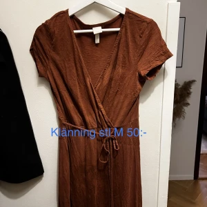 Söt klänning - Söt klänning från hm stl M