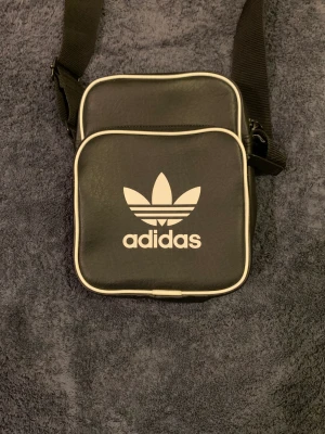 Adidas väska  - Adidas väska 