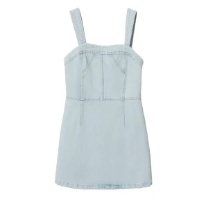 Jeansklänning - Jeansklänning i ljusblå denim från mango. Storlek: s. Aldrig använd och prislapp kvar 😍