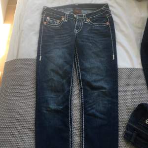 Säljer ett par true religion jeans om någon är intresserad!