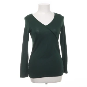 Grön långarmad esprit topp! - Superfin mörkgrön esprit tröja i storlek XS❤️Skriv gärna vid frågor, och kontakta mig gärna innan ni trycker köp nu 🫶