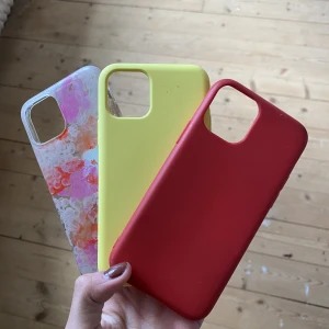 Mobilskal - Säljer dessa fina skal då de ej passade min telefon! 20 per skal eller alla för 60 och frakt :)